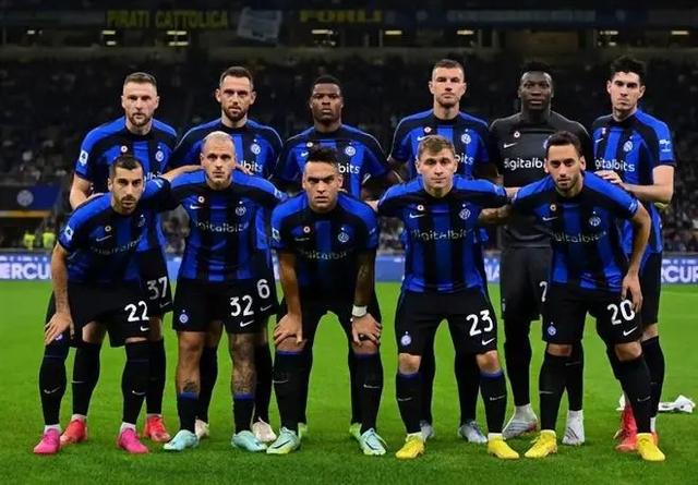 费迪南德：姆伯莫态度严谨且敬业，他能给曼联带来积极的影响