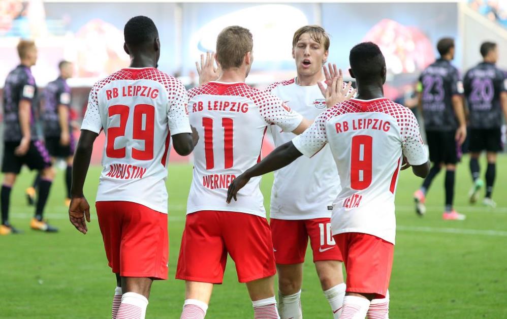 林良铭庆祝足协杯夺冠：冠军终归北京，国安是冠军！