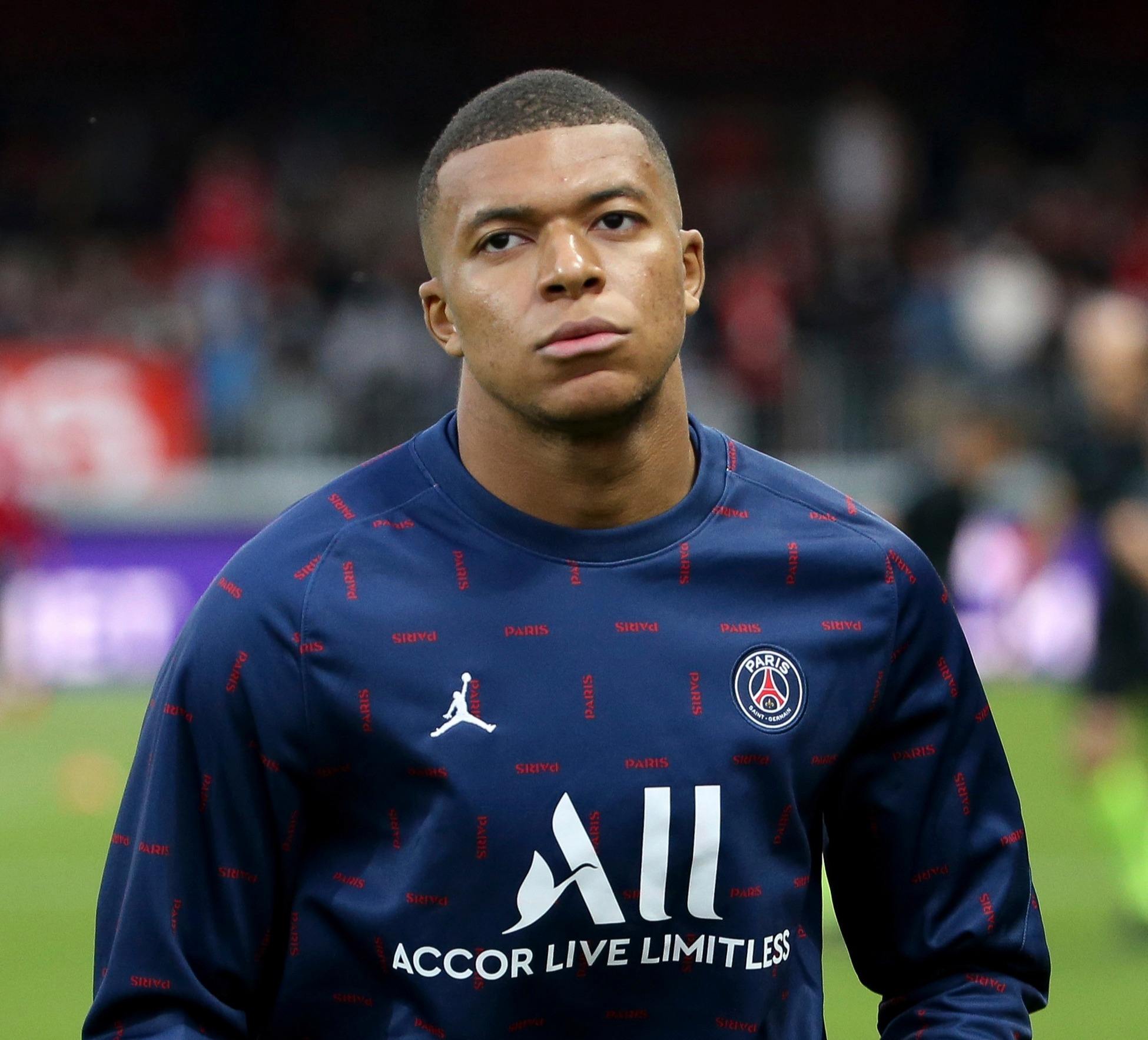 足球曝足坛巨星可能无缘世界杯，伤病加重