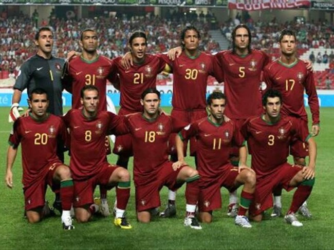 安娜-德-阿玛斯现身F1阿布扎比站挥旗