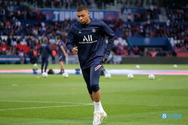 阿连德谈梅西解锁400助：真的意义非凡，非常荣幸参与其中