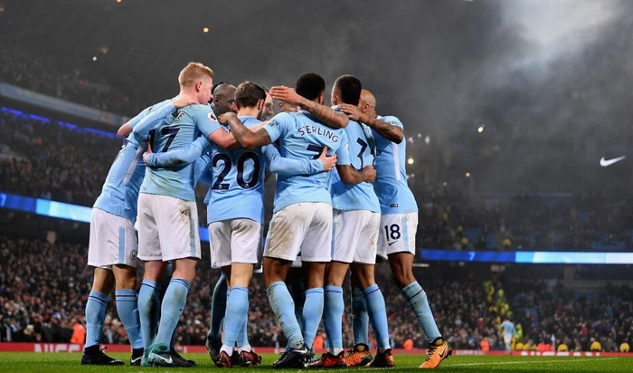 17岁天才卡尔展现极强潜力，德甲首秀表现亮眼，凭借出色技术和风格成为焦点。