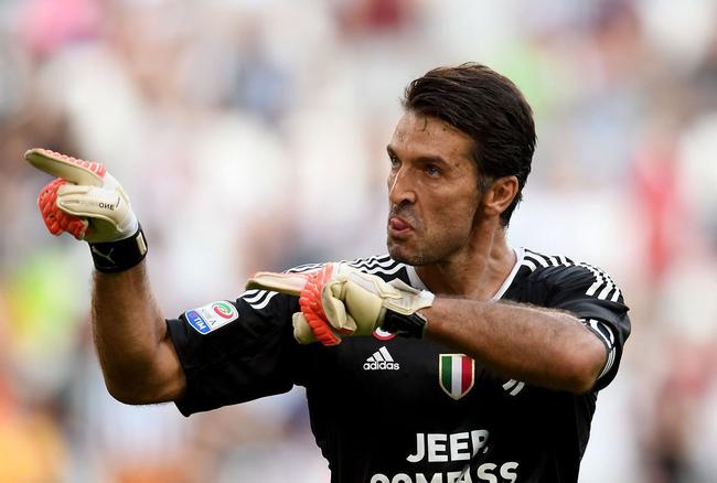 奇闻揭秘：巴西球星自掏腰包加盟中超，为追逐梦想付出数十万代价